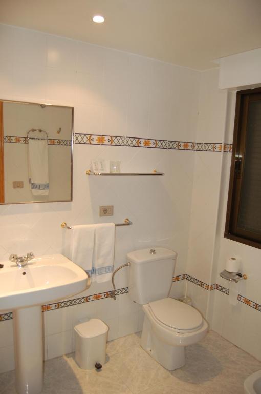 Hotel Llucena Lucena del Cid Bilik gambar