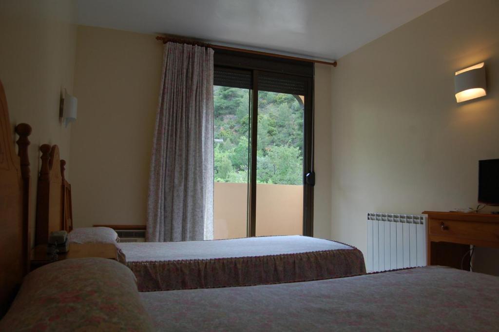 Hotel Llucena Lucena del Cid Bilik gambar