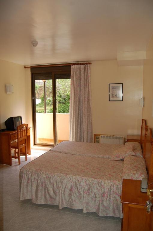 Hotel Llucena Lucena del Cid Bilik gambar