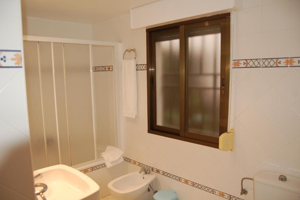 Hotel Llucena Lucena del Cid Bilik gambar